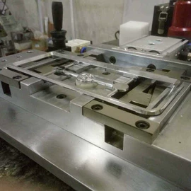 模具设备;其他机械加工;电子产品制造