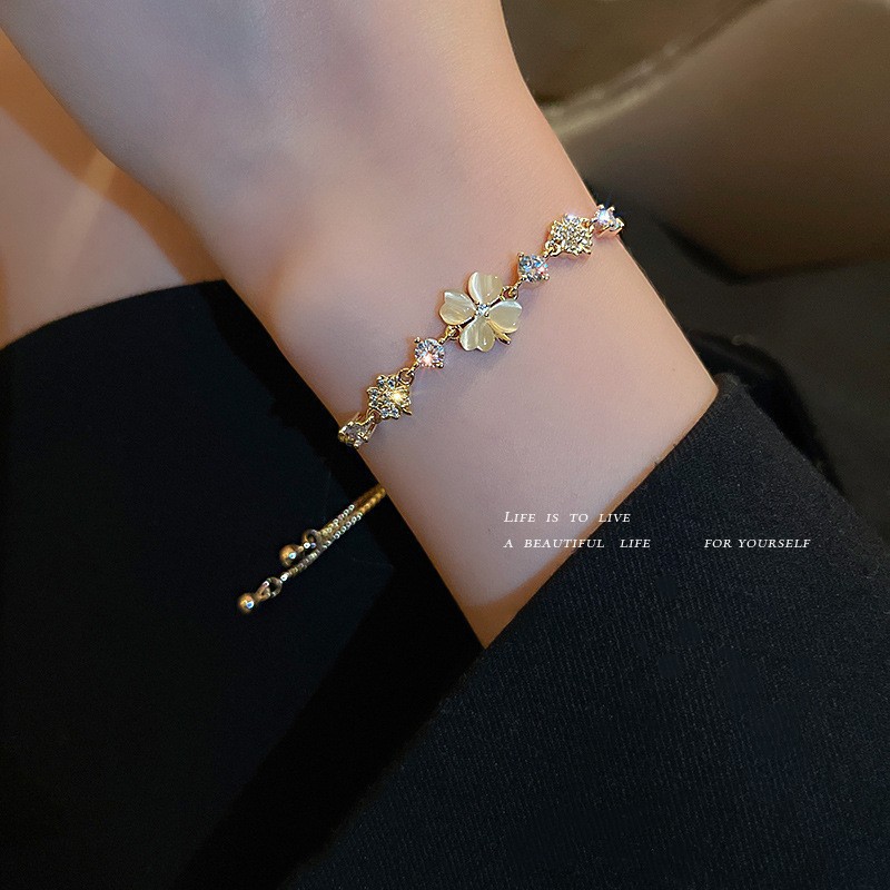 Diseño de nicho Pulsera de temperamento de alta calidad Pulsera Joyas de pulsera de circonita súper parpadeante Pulsera de estilo ins Mujer