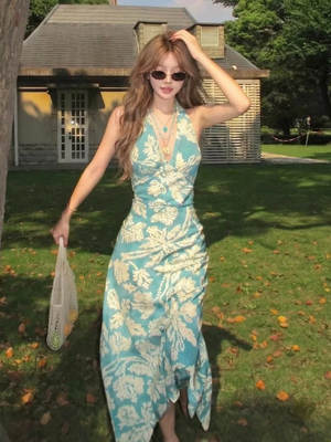 Vestido de alça de gola floral azul pavão super bonito com d
