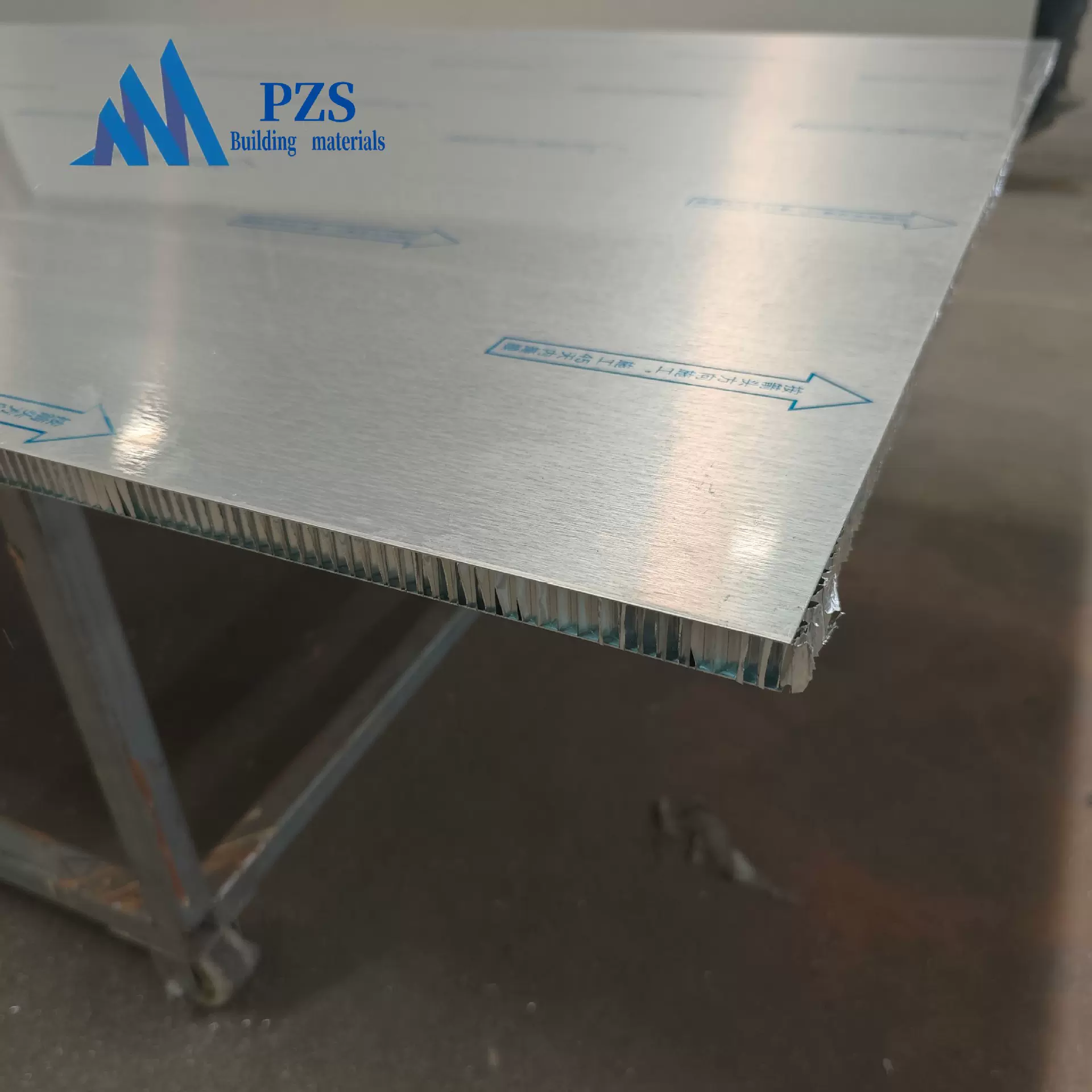 墙板铝蜂窝板 铝蜂窝复合板 墙板用铝蜂窝板，家具用铝蜂窝板，铝