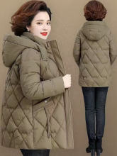 妈妈冬季羽绒棉服女加肥加大新款洋气中老年外套女秋冬轻薄小棉袄