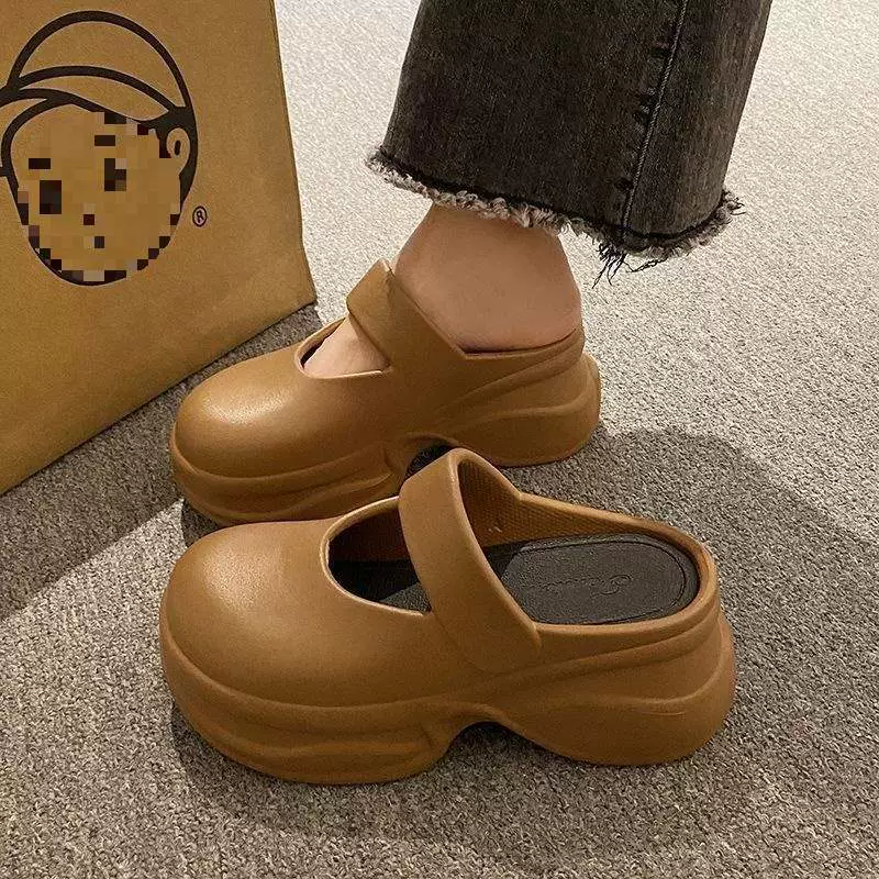 Милые маленькие сабо на толстой подошве для женщин, новинка весны 2025 года, с открытым носком, полуслипоны, водонепроницаемые, нескользящие сандалии