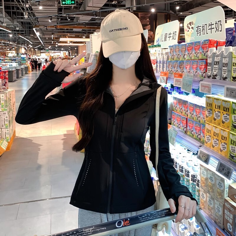 秋季修身冲锋衣外套女款2025新款早秋冬软壳黑色防风加绒收腰上衣|undefined