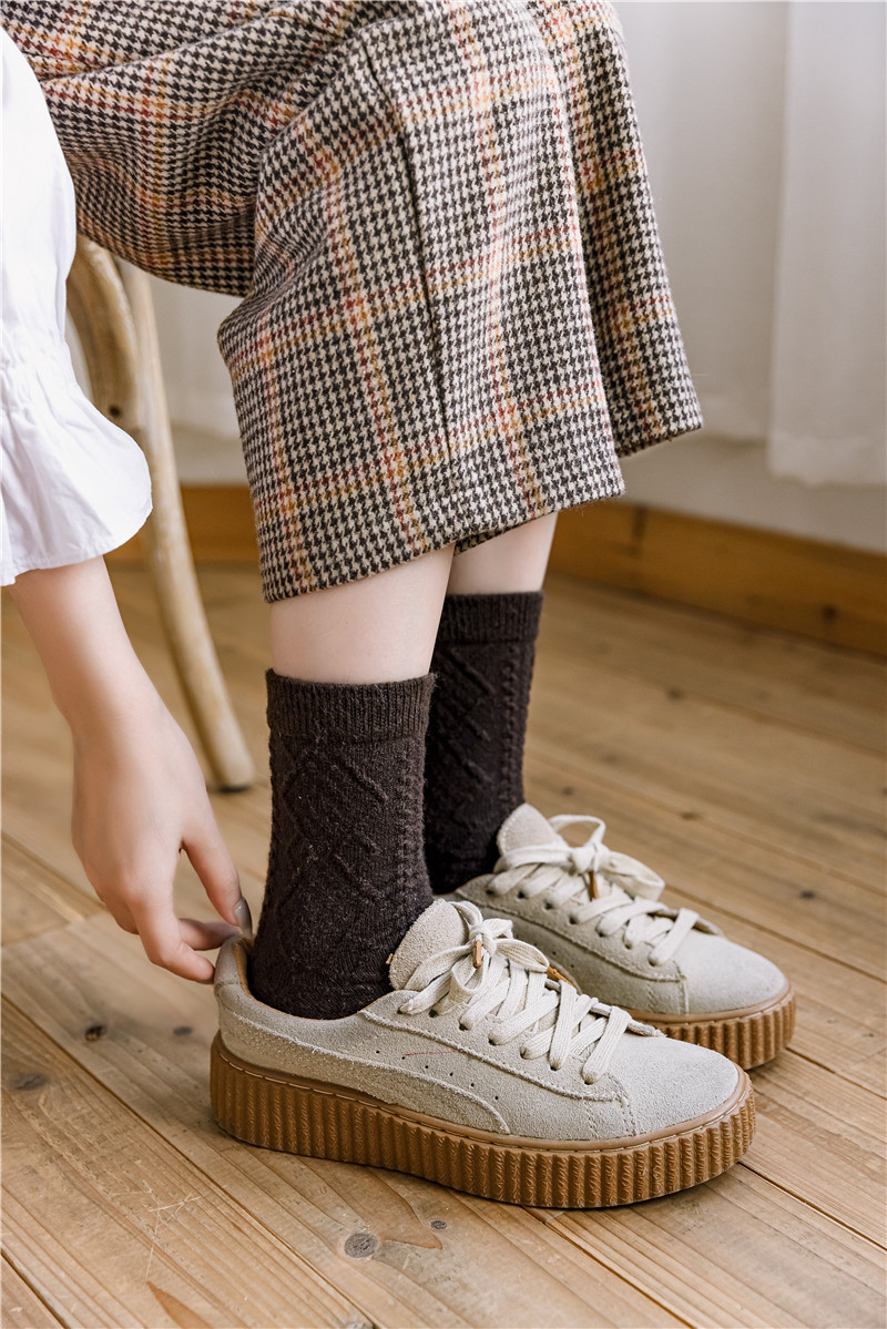 80g Weight Socks Classification Socks Lingerie Type Blending Fabric Type A Pair Quantity Daily Occasion Solid Color Pattern All Seasons Season Women's Gender Simple Style Style Women's Simple Style Solid Color Blending Crew Socks A Pair 11