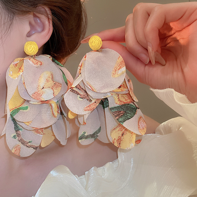 Pendientes de borla de flores de gasa de aguja de plata Pendientes de dopamina de bosque dulce Pendientes de todo fósforo de tendencia de nicho Mujeres al por mayor