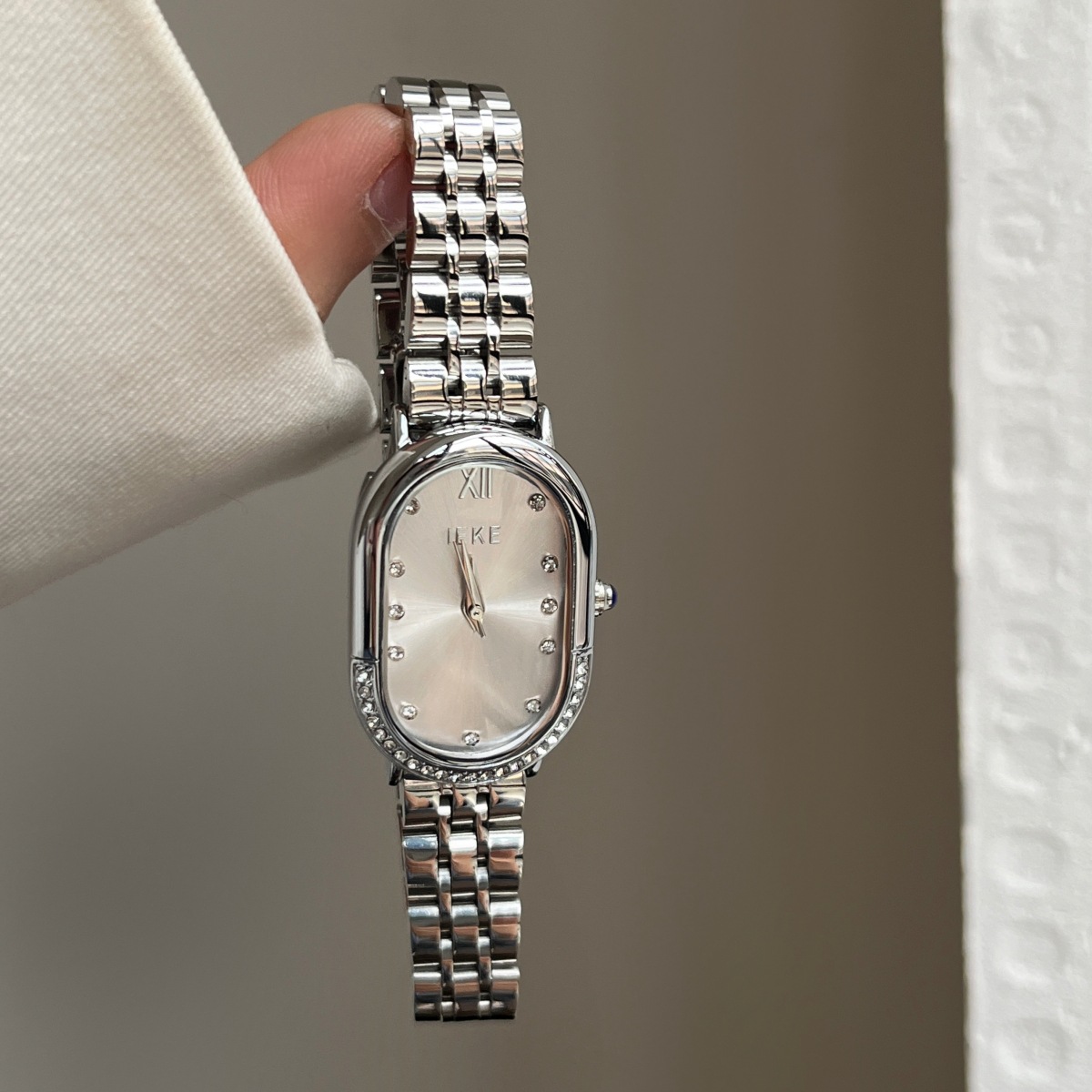 Holiday, Office, Daily Occasion Quartz Movement Oval Pattern Casual Elegant Luxurious Oval Butterfly Double Snap Quartz Watch