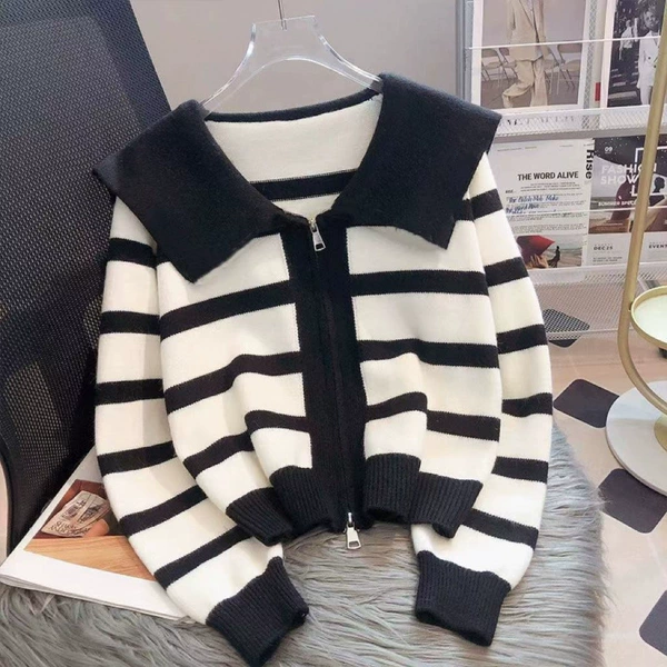 Black 204 navy collar