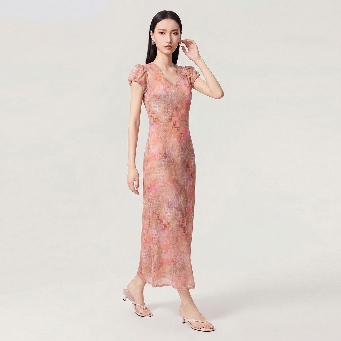 Đầm suông midi họa tiết hoa Monet khoét lưng — màu hồng
