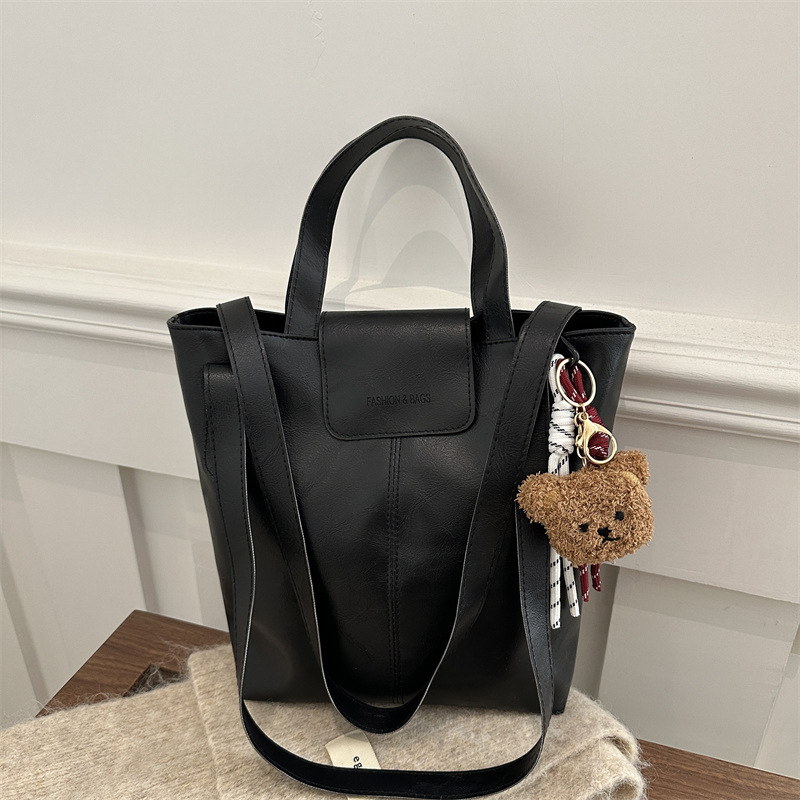 Alto sentido retro bolso de transporte de invierno 2024 nuevo versátil este año popular bolso de mano bolsa ocio