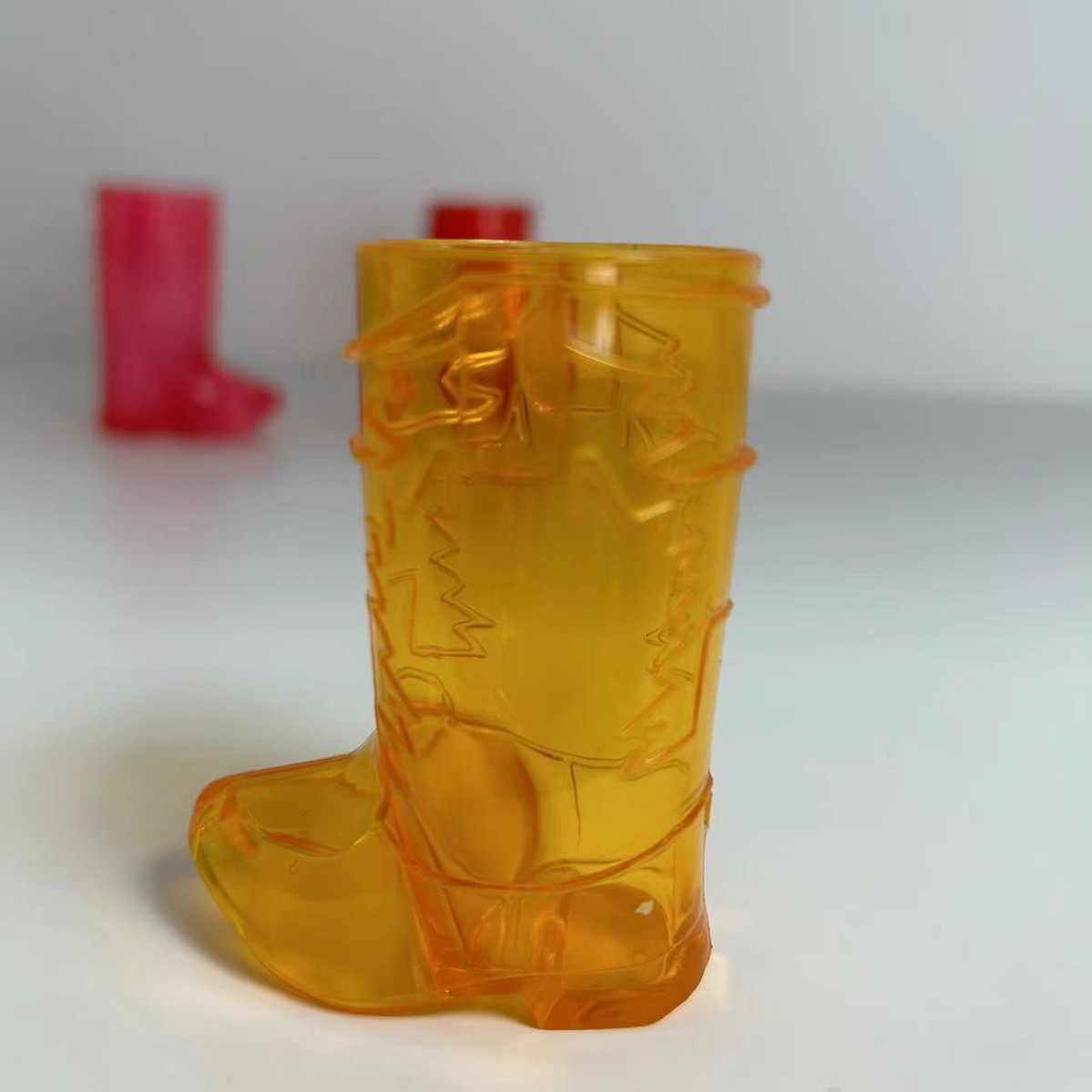 желтый непористый