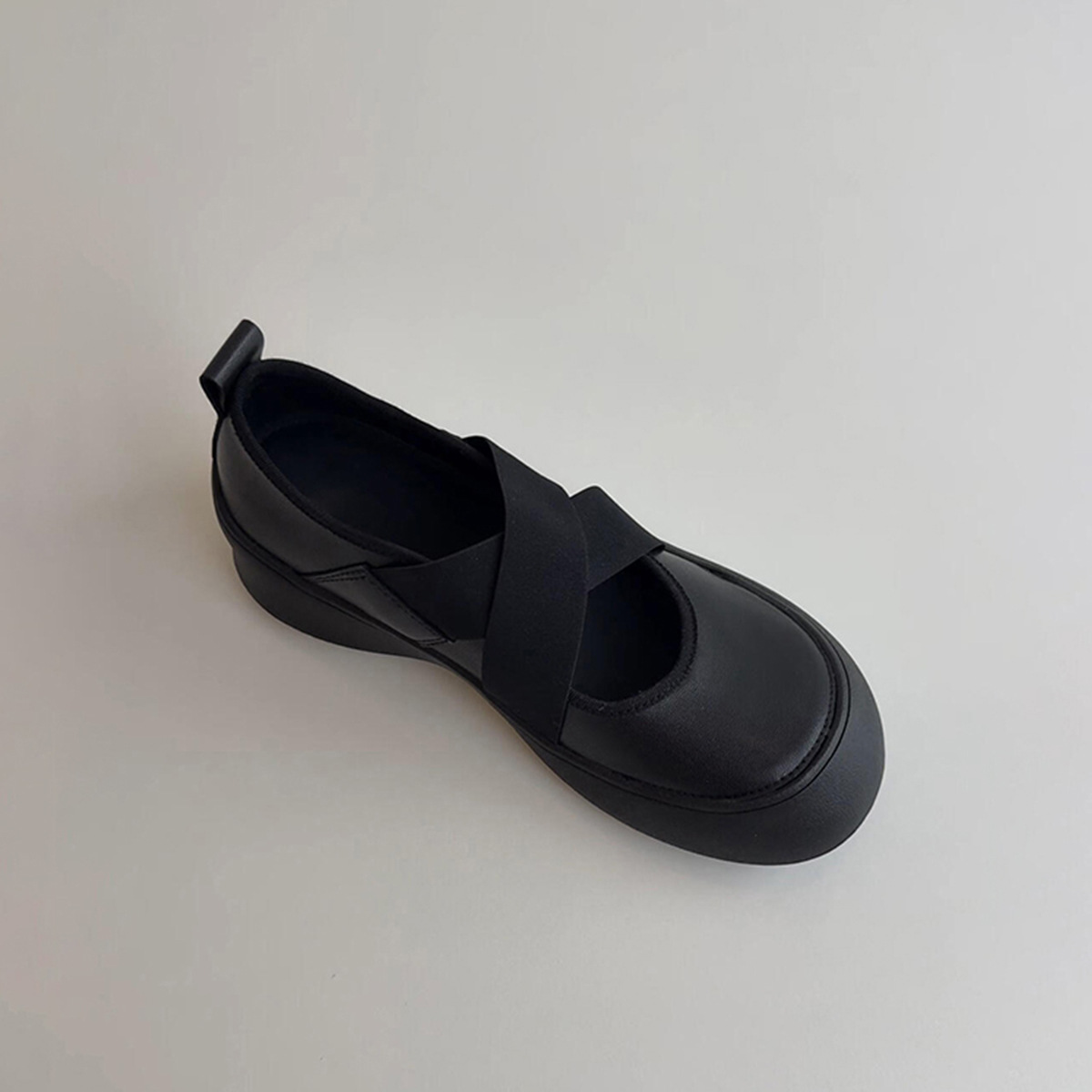 Versión de piel de oveja ~ Zapatos de cuero pequeños Mary Jane con correa cruzada deportiva de suela gruesa, zapatos de ballet de punta redonda, zapatos retro de boca baja para mujer