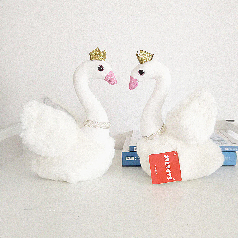 Nuevo negro Cisne peluche lindo corona blanco Cisne muñeca decoración muñeca regalo femenino al por mayor