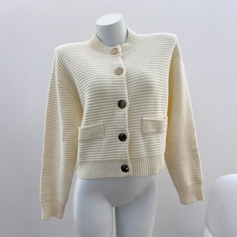 Sd's 2025 Autumn and Winter New Style Simple Ribbed Gentle Cream Color Old Money Style Round Neck Metal Button Knitted Cardigan for Women Sd's 2025 Autumn and Winter New Style Simple Ribbed Gentle Cream Color Old Money Style Round Neck Metal Button Knitted Cardigan for Women