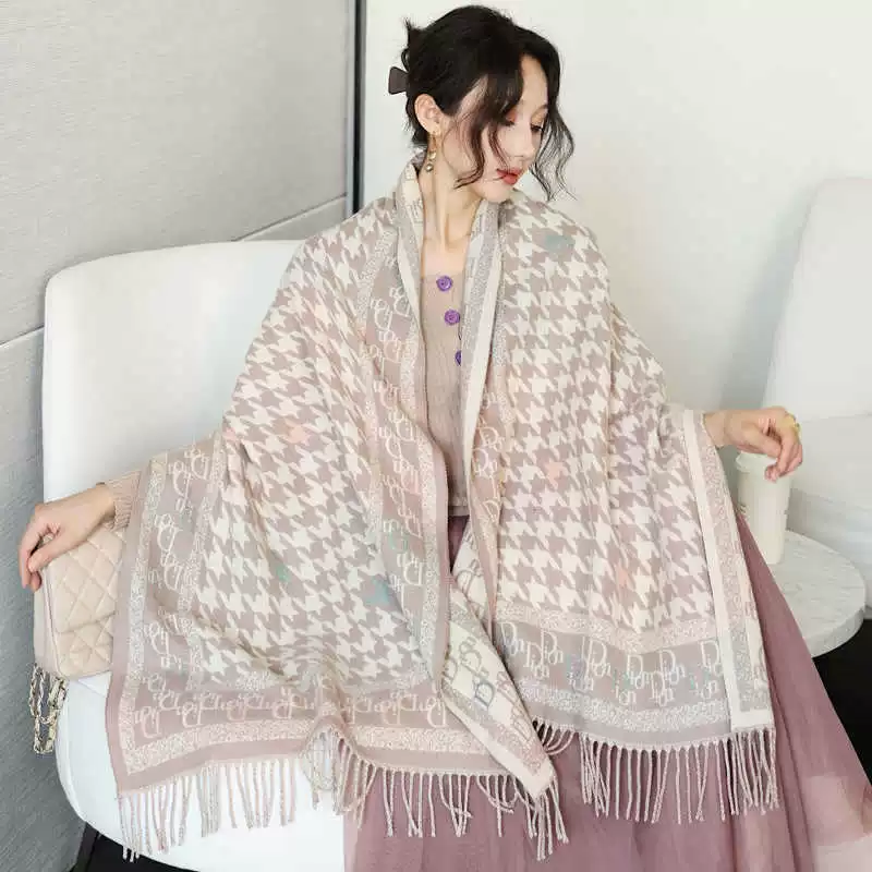 Demi-season warm scarf with letters, cloak with tassels made of faux fur, Korean style