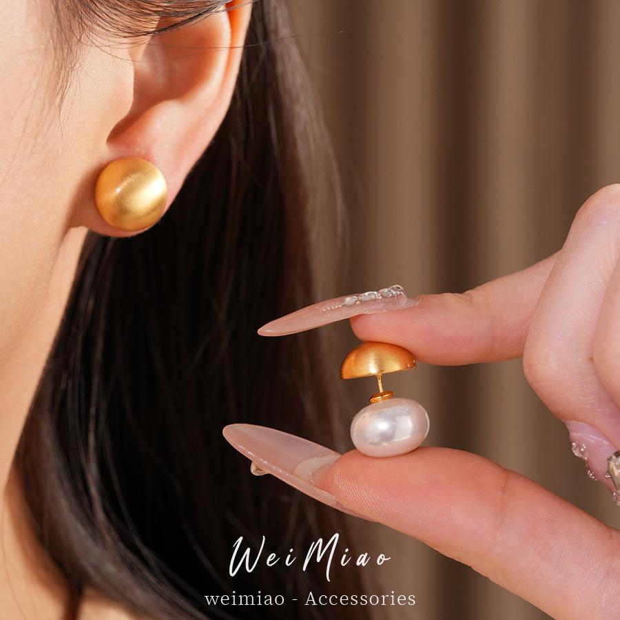 Un aretes de perlas redondos pincelados de moda simple para viajar aretes de perlas ligeros de lujo de alta calidad para mujeres image 3