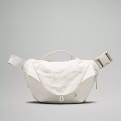 lululemon curved 3L磁吸包休闲运动斜挎包男女健身腰包骑行包潮