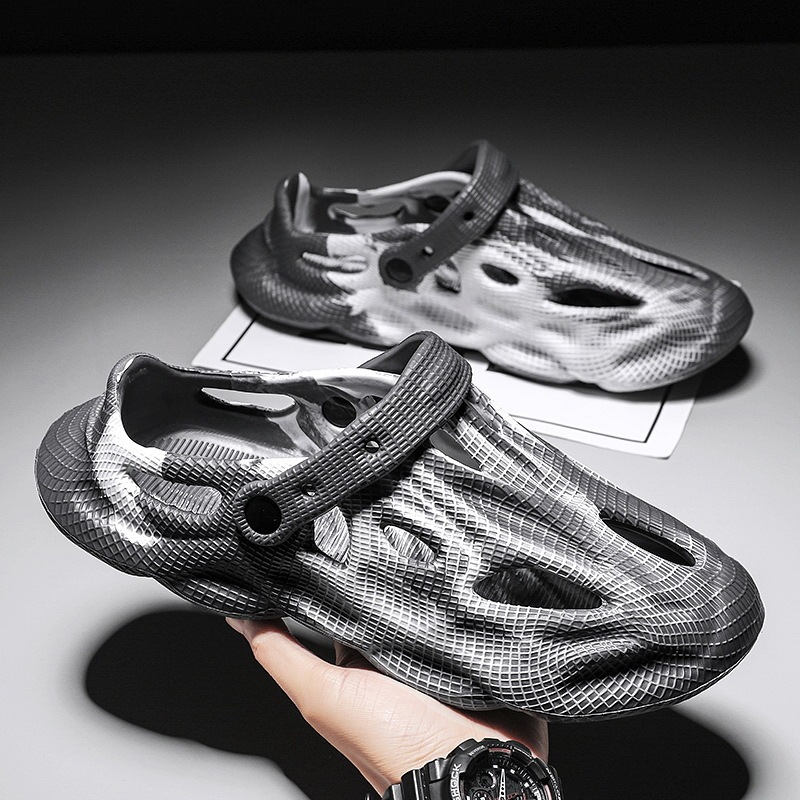 New Coconut Hole Shoes Men's Summer Outer Wear Fashionable Hollow Beach Shoes Casual Breathable Sandals and Slippers New Coconut Hole Shoes Men's Summer Outer Wear Fashionable Hollow Beach Shoes Casual Breathable Sandals and Slippers