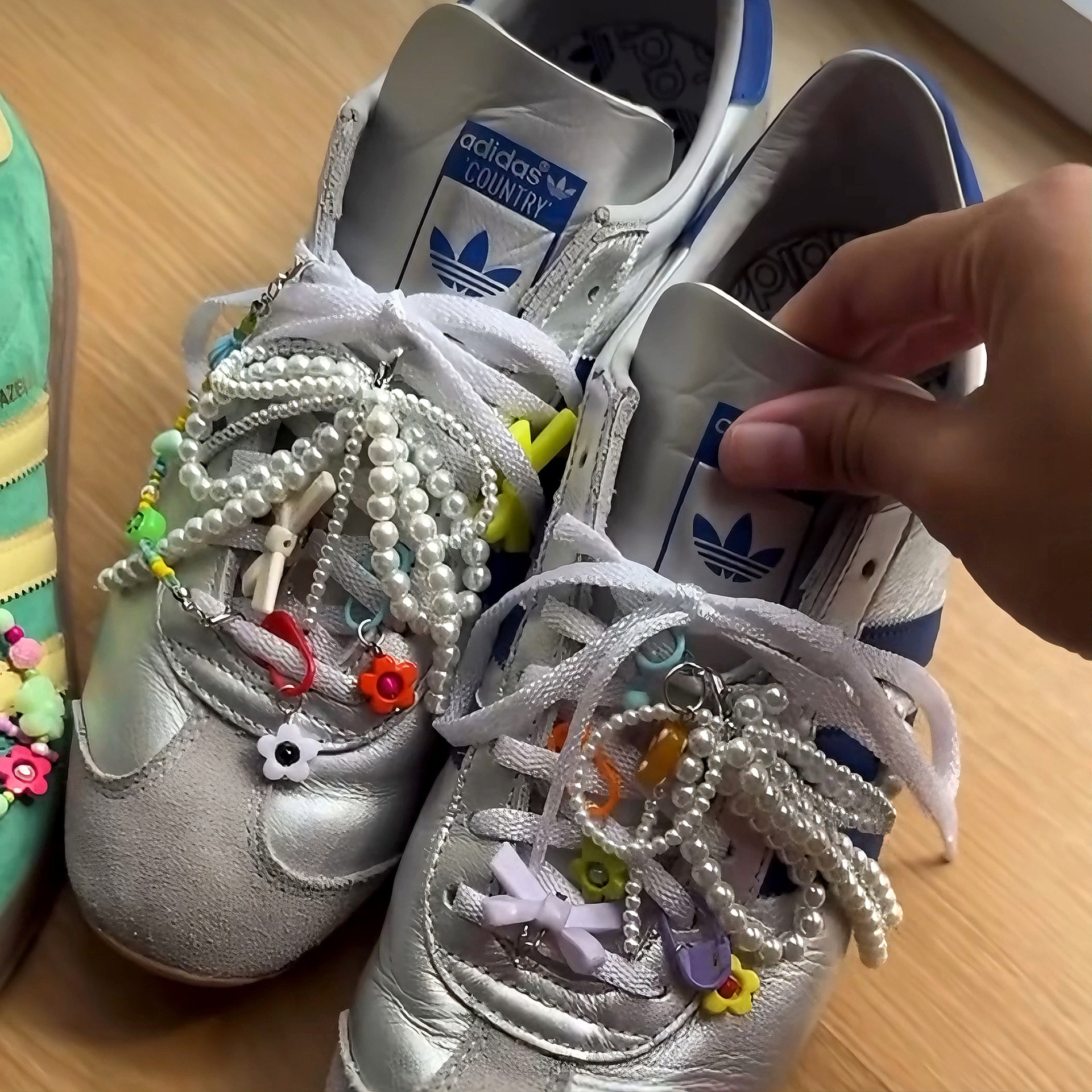 ins blogger con dopamina nicho de color brillante zapatos de arco de zapato de decoración de zapatos de fijación de flores