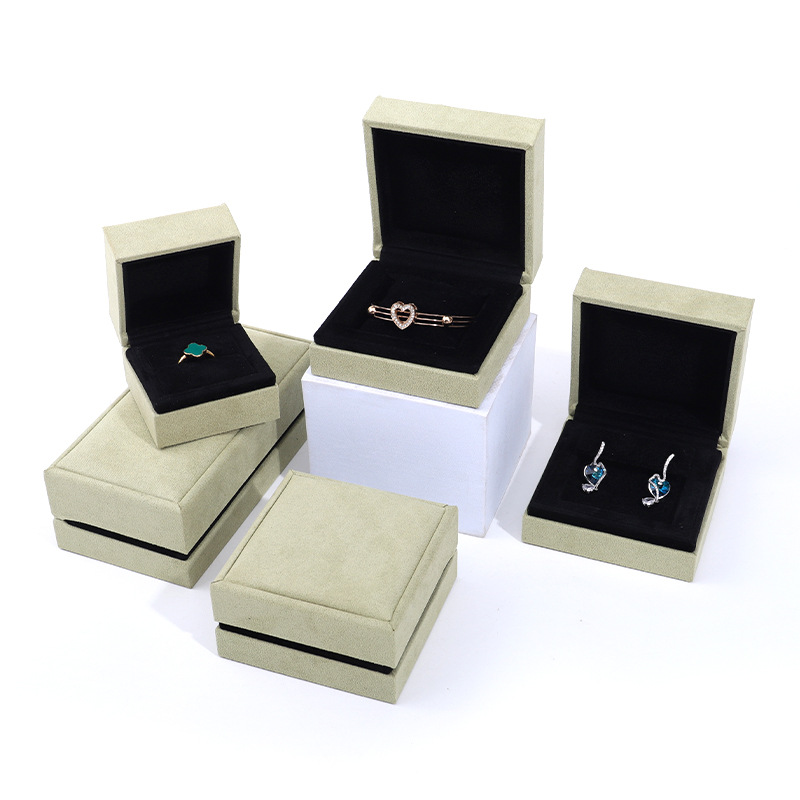 Juego de Cajas de Regalo para Joyas de Franela con Diseño de Trébol image 6