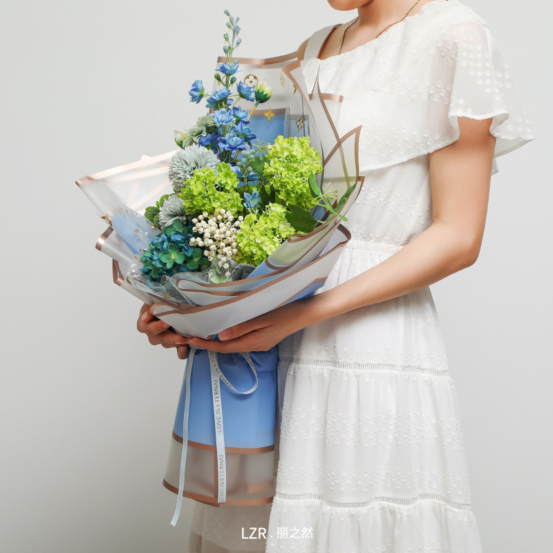 Li Zhiran Rose Phnom Penh Space Papel de embalaje de película de gelatina Marco simple Papel de ramo mate translúcido impermeable