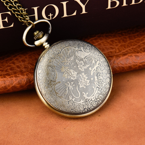 Nostalgic pocket watch, classical large gold-faced Roman pocket watch, cross-border Roman scale pocket watch, bronze pocket watch 8046