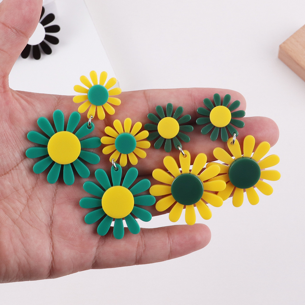 Street Occasion 1 Pair Simple Style Daisy Plating Arylic Drop Earrings