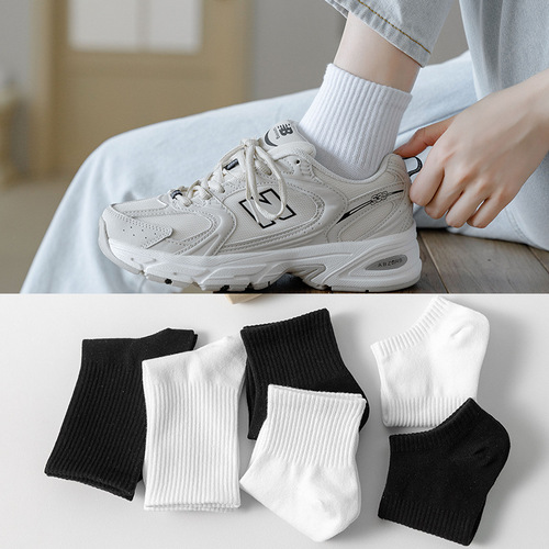 White socks for men and women, mid-calf socks, thin men's socks, cotton all-season sports socks, women's summer breathable and sweat-absorbent socks