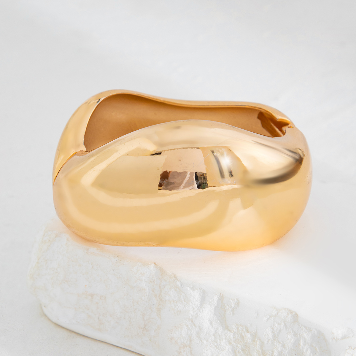 55g Weight Bangle Classification Alloy Chain Material 1 Piece Quantity Holiday, Travel Occasion Alloy Material Geometric Pattern Women's Gender Plating Design Elegant, Lady, Simple Style Style Elegant Lady Simple Style Geometric Alloy Bangles Wholesale 6