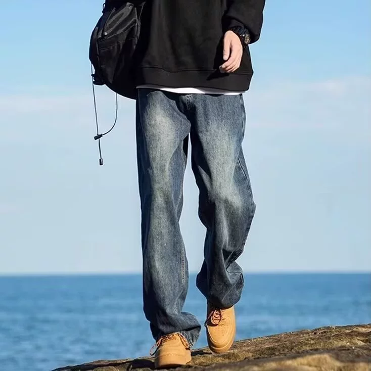 Мужские черные и серые джинсы bootcut на весну и осень. Прямые брюки средней линии в американском ретро стиле красивы.