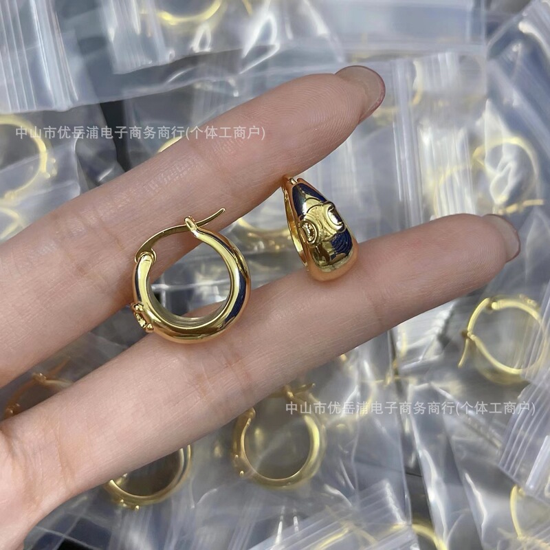 Real Shot of the Same Version of Saijia Semi-Circular Arc De Triomphe Earrings for Women, Fashionable Glossy Simple High-End Earrings for Women Wholesale Delivery