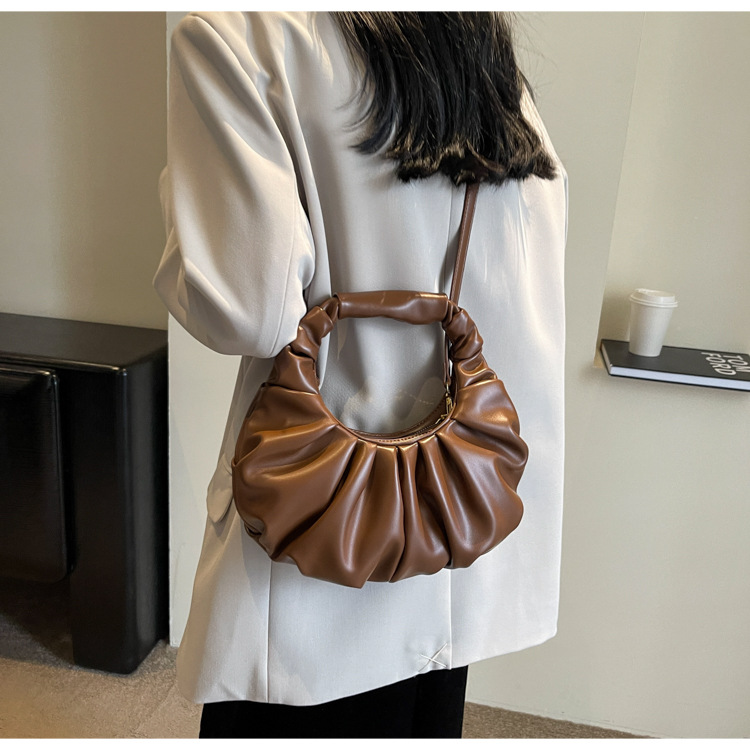 Cloud pleated for women in 2024, new underarm bag, single shoulder crossbody, niche texture, versatile, Korean version_voghion.com