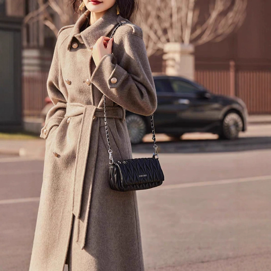 Новинка осени и зимы 2025 года, элегантная новогодняя рубашка, шерстяная верхняя одежда в стиле ретро, красная, длинная, золотая, на пуговицах, шерстяная верхняя одежда для женщин