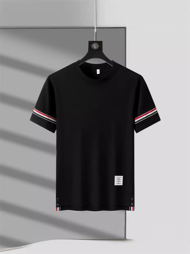 Summer sports base T-shirt with a round collar