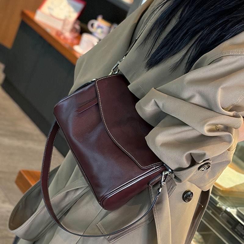 Women's Underarm Bag 2026 New Arrival Large Capacity Crossbody Bag Top Grain Cowhide Versatile Shoulder Bag Luxury Genuine Leather Handbag - Thumbnail 2