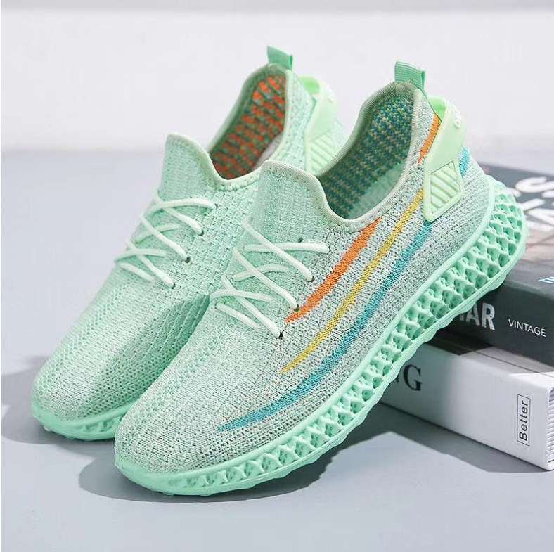 New trendy sneakers for export, featuring a flyknit design, Korean-style fashion, casual athletic shoes, and breathable mesh for running, designed for women