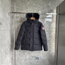 Wyndham 2048MB Male and female couple's same jacket.