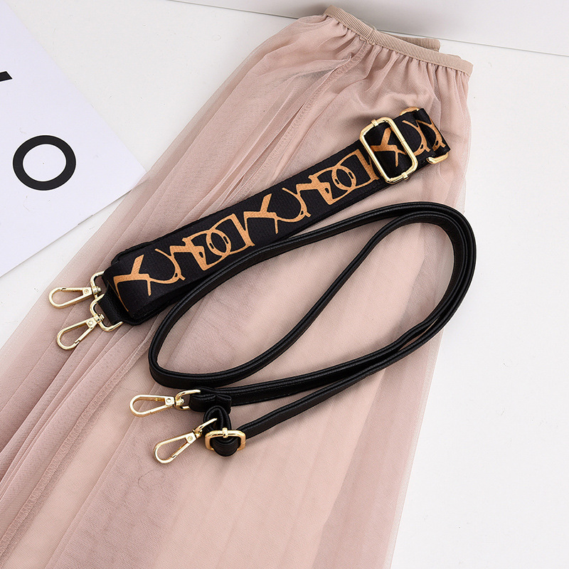 Priljubljene torbe 2023 pomlad in poletje nova trendovska korejska različica ženske široke torbe z vzorcem ličija, torba za čez ramo iz enega kosa, dostava preko spleta_voghion.com