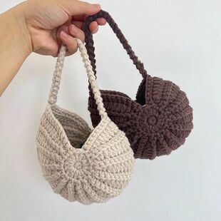 Handmade crochet conch mini children's bag cute girl's hand bag fashion girl's handbag shell bag