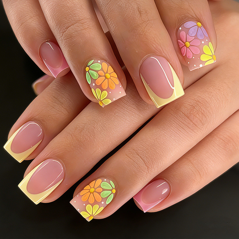 Short Square Flower-Shaped Nail Tips, French-Style Colorful Women's Nail Tips, Simple Spring Red Wearable Nails, New Style