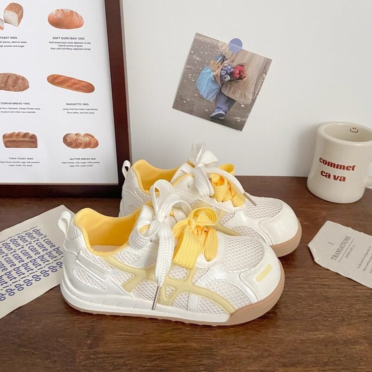 Zapatos blancos de malla gruesa para mujeres de verano transpirables 2026 nuevos zapatos de malla de nicho zapatos de skate casuales