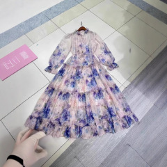 ヨーロッパとアメリカのクロスボーダー新しいファッションカジュアルミドル丈スカート 2025 婦人服レトロフラワークラスター花柄プリントレースアップドレス