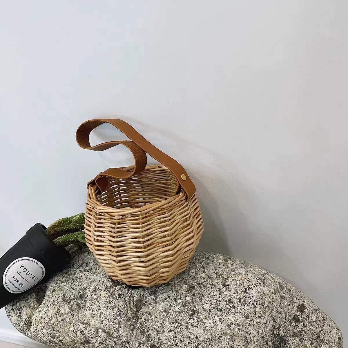 Cesta de mimbre de ins forma cóncava pequeña cesta apoyos fotográficos pastoral picnic cesta de la mano de los niños cesta de la flor