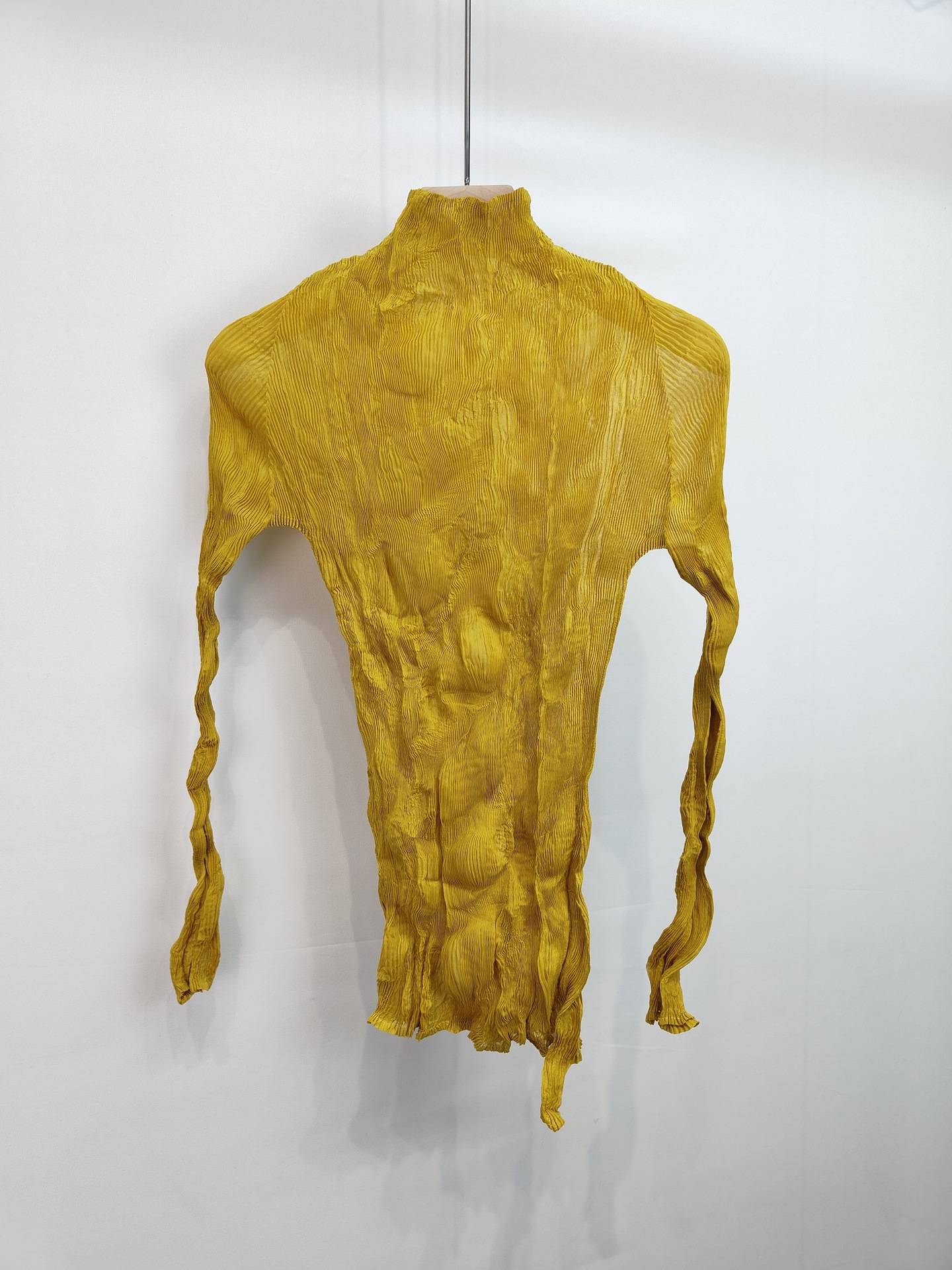 2025年プリーツトップス レディース 高級感 テンセル素材 透け感 レース 超伸縮性 スリムフィット 若見え 薄手Tシャツ