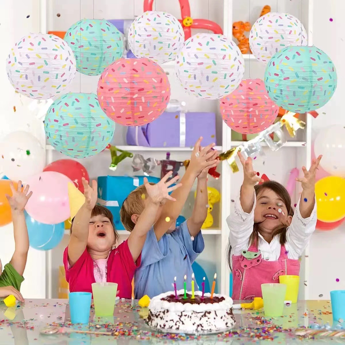 Donut Kidsren's Birthday Party Background Wall Layout Paper Fan Honeycomb Ball Lantern Hanging Decoration Festive Atmosphere Decoration