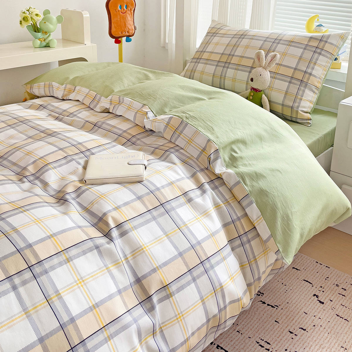 Juego de cama de dormitorio de estudiantes universitarios de tres piezas, cama individual de algodón de algodón, edredón de una sola almohadilla, un juego completo de seis piezas