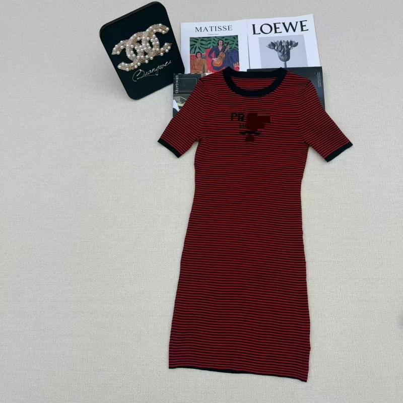 Trendy brand knitted Prada-style letter series tank top + short-sleeve shirt + tank dress + short-sleeve dress, new summer 2026 collection Trendy brand knitted Prada-style letter series tank top + short-sleeve shirt + tank dress + short-sleeve dress, new summer 2026 collection