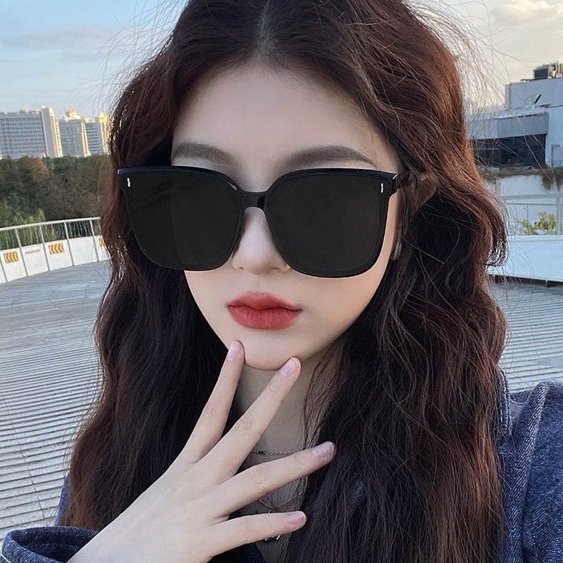 선글라스 여성 하이 엔드 센스 한국식 인터넷 인기 유행 2025 새로운 UV 선스크린 빅 페이스 슬리밍 운전 선글라스