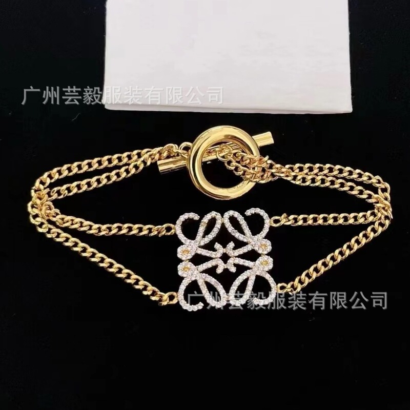 Real Shot of the Same Version of Lowe's Double-Layer Mooncake Bracelet for Women with Square Cut Out Ot Buckle Full of Diamonds, Factory Wholesale