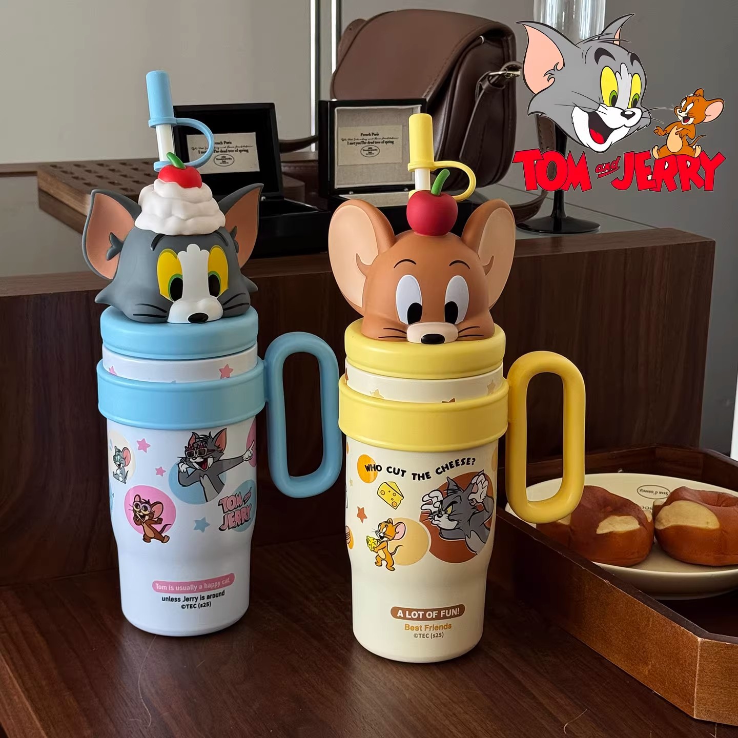 Gato y ratón copos calientes de alto valor facial 2025 nueva taza de paja taza de hielo de gran capacidad taza de agua de pareja