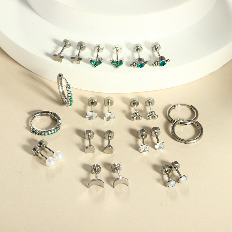 Pointed titanium steel lip stud product view